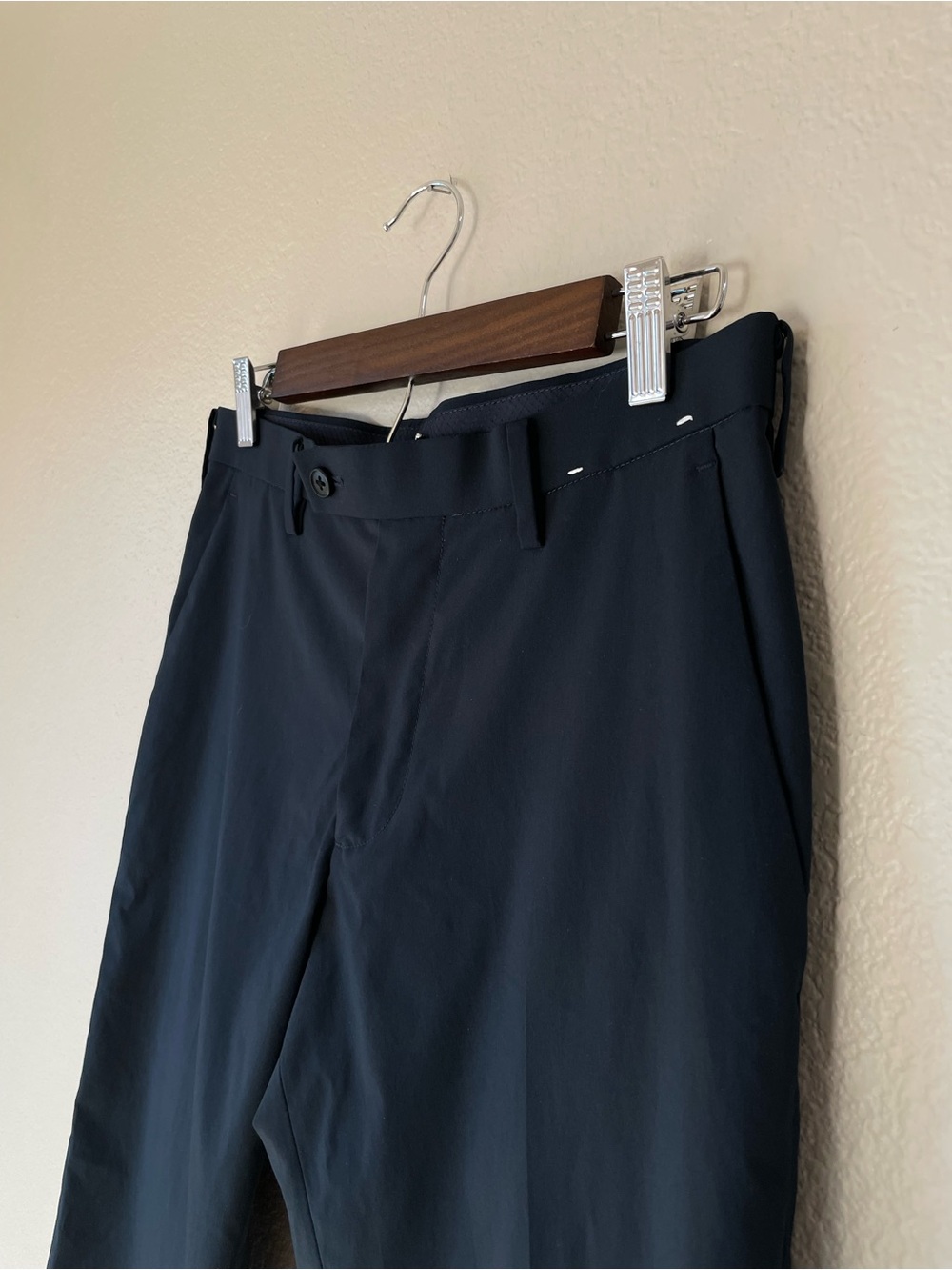 Uniqlo Women’s Navy Performance Trousers Straight Leg Lightweight Pants 10 - Picture 6 of 8